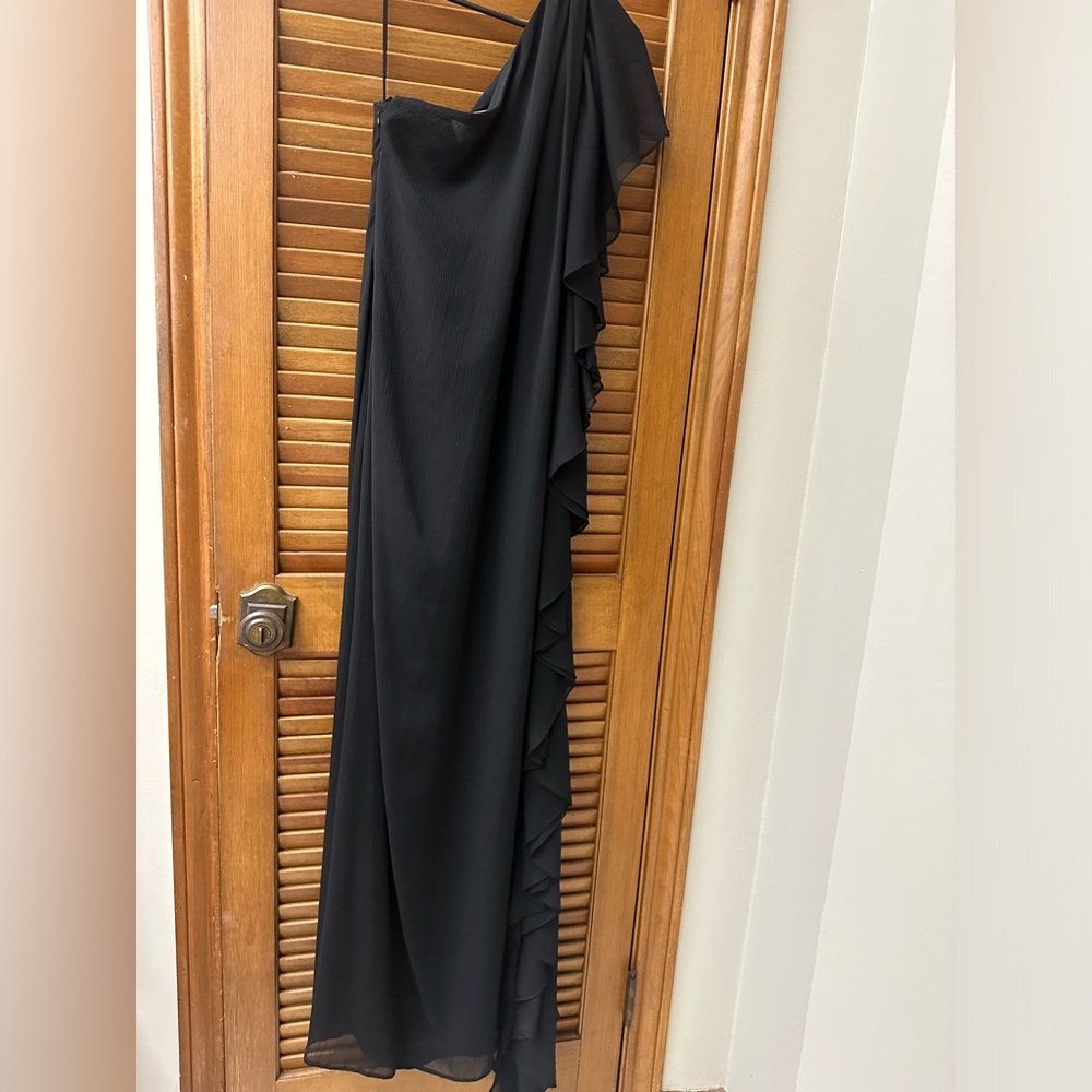 Badgley Mischka Collection | One Shoulder | Black | Gown Dress | Size S